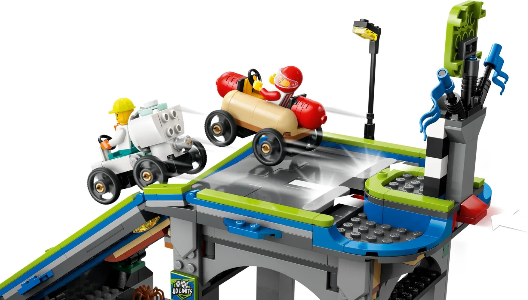 Zdjęcie startu wyścigu na rampie z zestawu LEGO® 60460