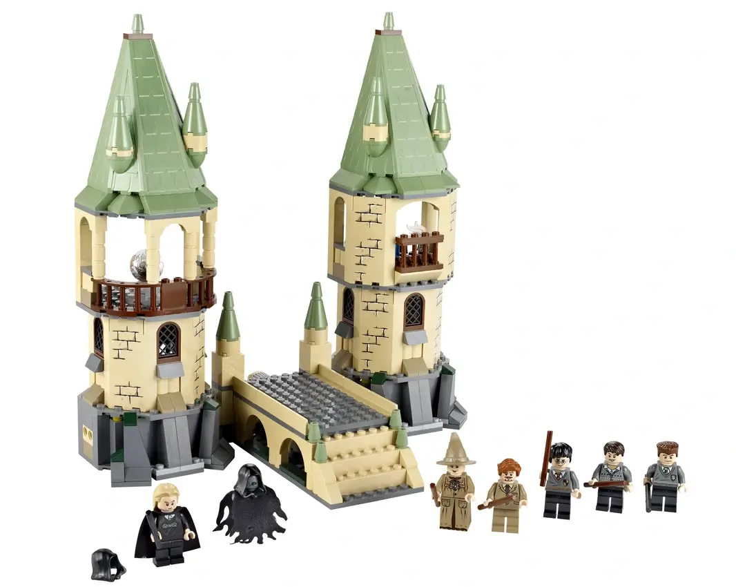 Bitwa czarodziejów i armii Voldemorta™ w Hogwarcie™ z serii LEGO® Harry Potter™