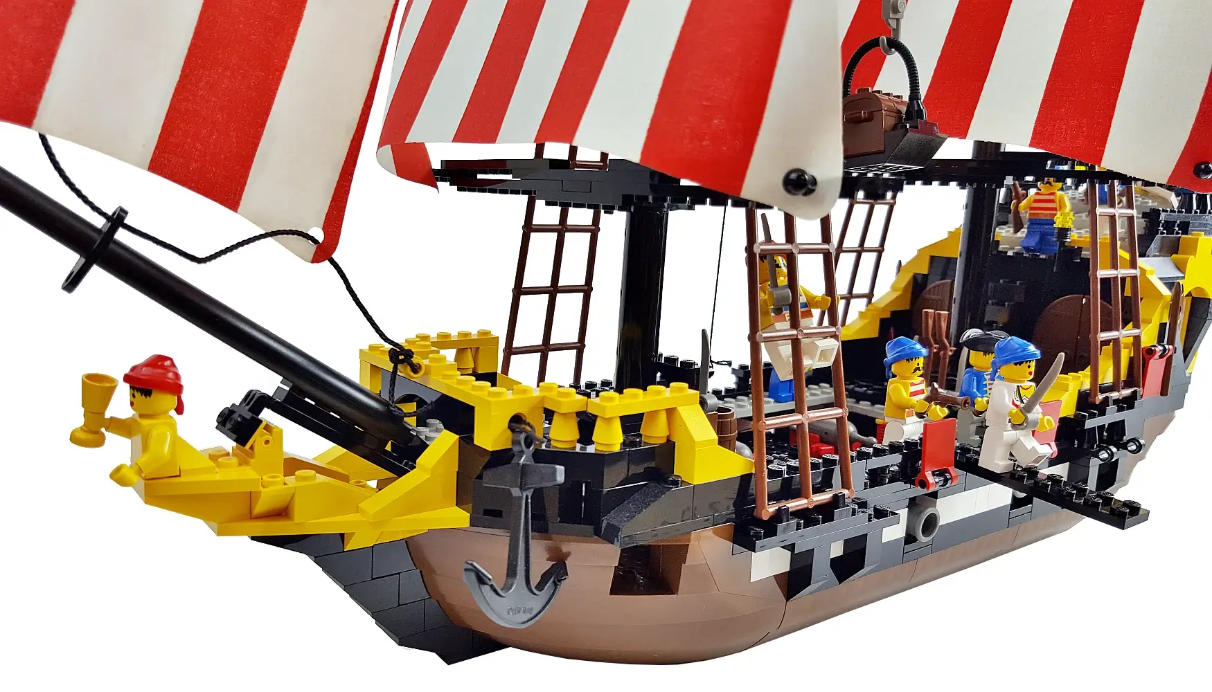 Zdjęcie przodu - dziobu statku LEGO® 6285