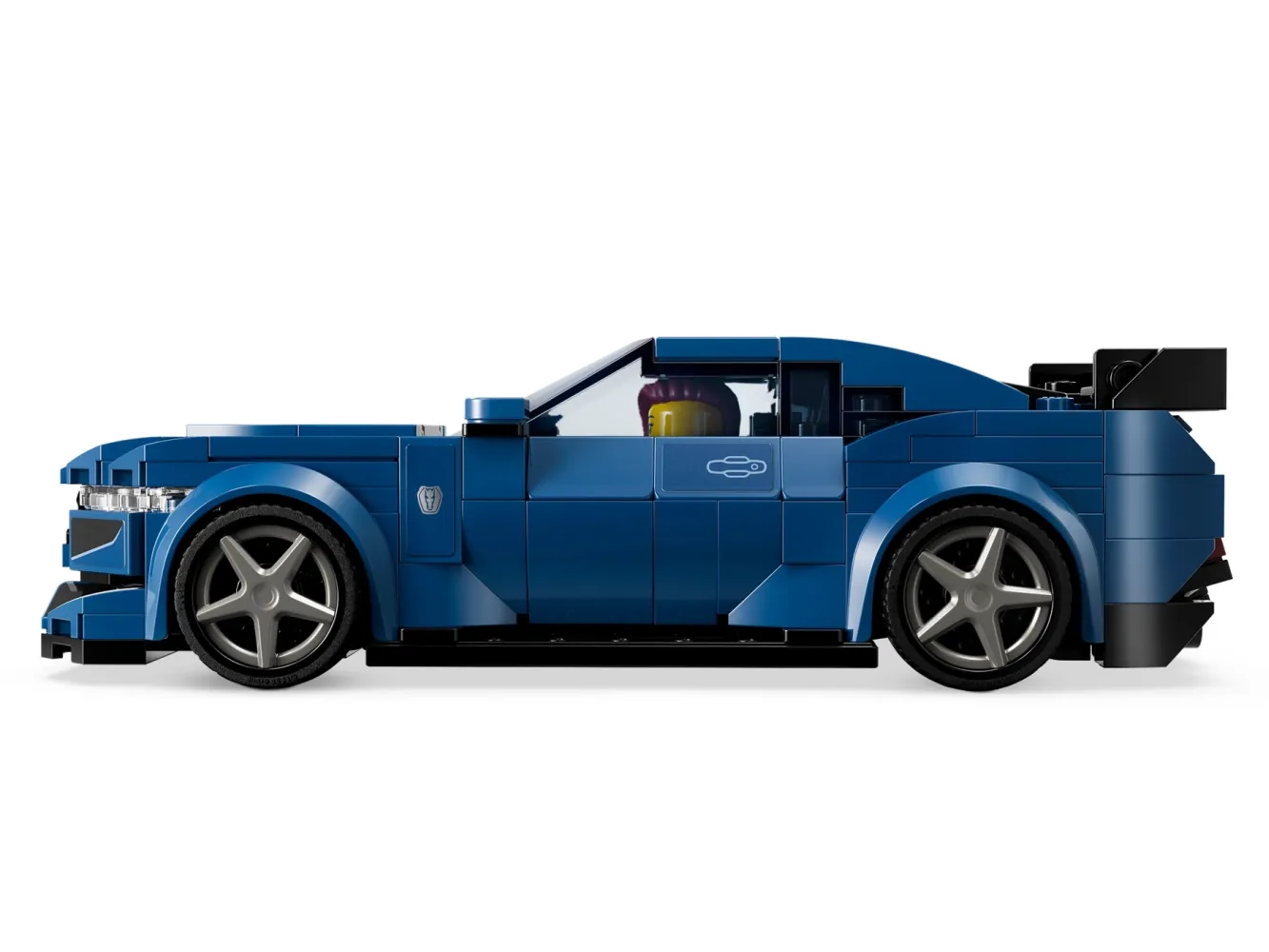 Ujęcie boku auta z kompletu klocków LEGO® 76920