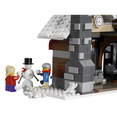 LEGO 10199 Creator Expert Zimowy sklep z zabawkami – zdjęcie