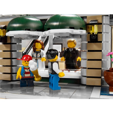 LEGO 10211 Creator Expert Dom towarowy – zdjęcie