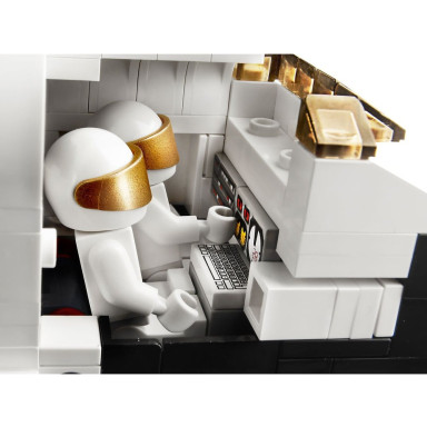 LEGO 10213 Creator Expert Shuttle Adventure – zdjęcie