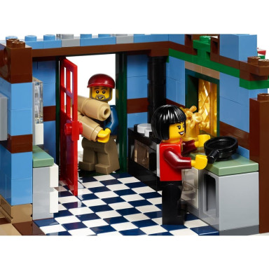 LEGO 10229 Creator Expert Zimowa chata – zdjęcie