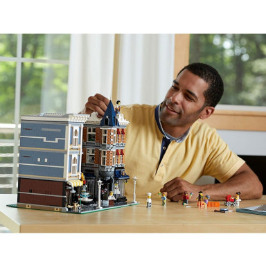 LEGO 10255 Creator Expert Plac Zgromadzeń – zdjęcie