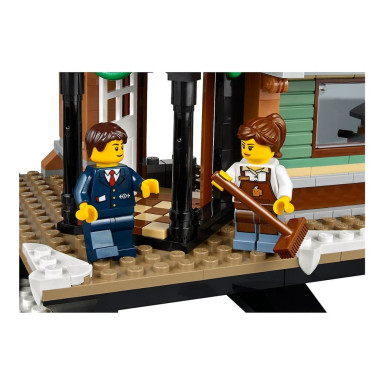 LEGO 10259 Creator Expert Stacja w zimowej wiosce – zdjęcie