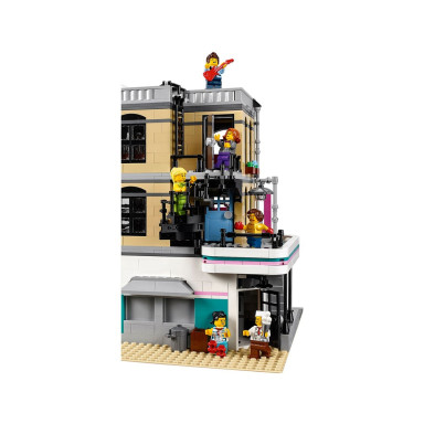 LEGO 10260 Creator Expert Bistro w śródmieściu – zdjęcie
