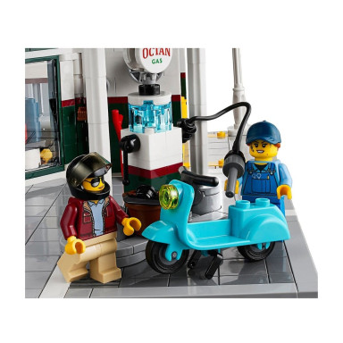LEGO 10264 Creator Expert Warsztat na rogu – zdjęcie
