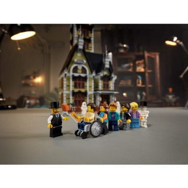 LEGO 10273 Creator Expert Dom strachu – zdjęcie