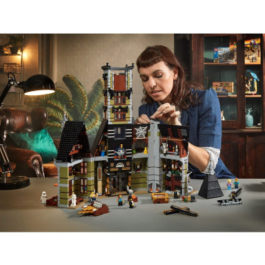 LEGO 10273 Creator Expert Dom strachu – zdjęcie