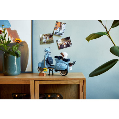 LEGO 10298 Vespa 125 – zdjęcie