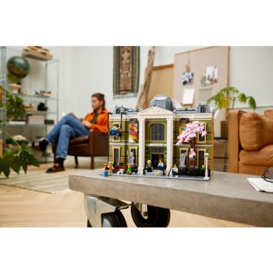 LEGO 10326 Icons Muzeum Historii Naturalnej – zdjęcie