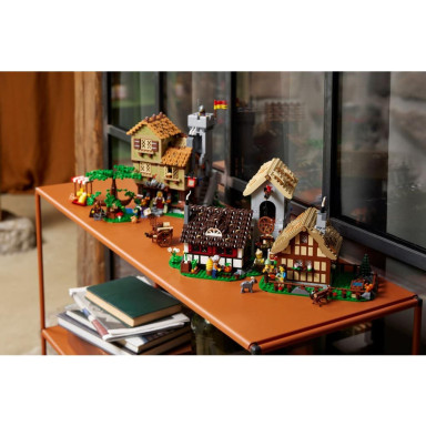 LEGO 10332 Icons Średniowieczny plac miejski – zdjęcie