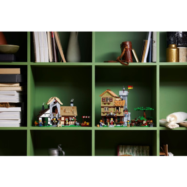 LEGO 10332 Icons Średniowieczny plac miejski – zdjęcie