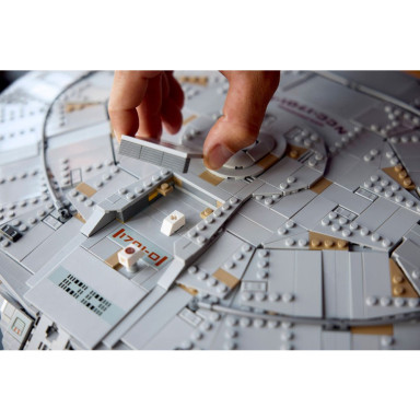 LEGO 10356 Icons Star Trek: U.S.S. Enterprise NCC-1701-D – zdjęcie