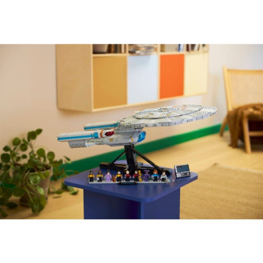 LEGO 10356 Icons Star Trek: U.S.S. Enterprise NCC-1701-D – zdjęcie