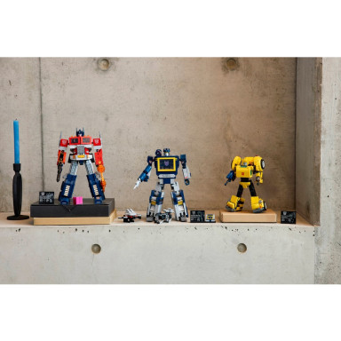 LEGO 10358 Icons Transformers: Soundwave – zdjęcie