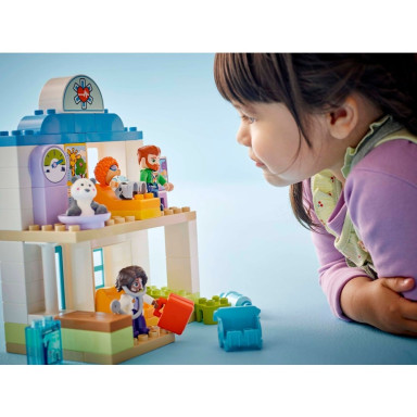 LEGO 10449 Duplo Pierwszy raz: Wizyta u lekarza – zdjęcie