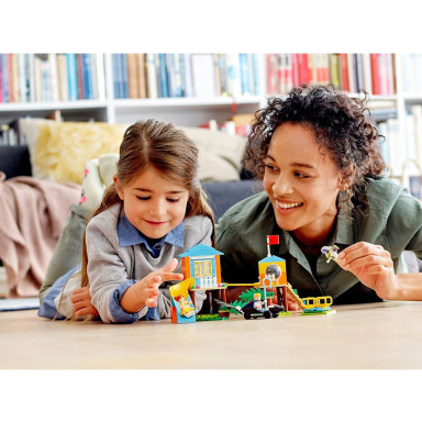 LEGO 10768 Przygoda Buzza i Bou na placu zabaw – zdjęcie