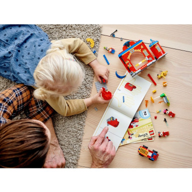 LEGO 10776 Disney Remiza i wóz strażacki Myszki Miki i przyjaciół – zdjęcie