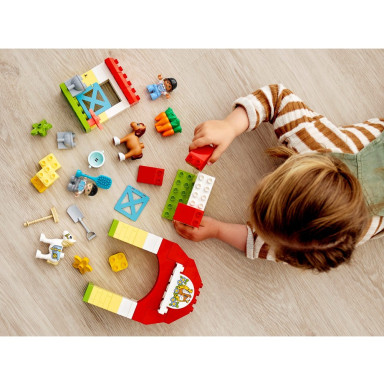 LEGO 10951 Duplo Stadnina i kucyki – zdjęcie