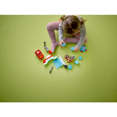 LEGO 10996 Duplo Zygzak McQueen i Złomek — myjnia – zdjęcie
