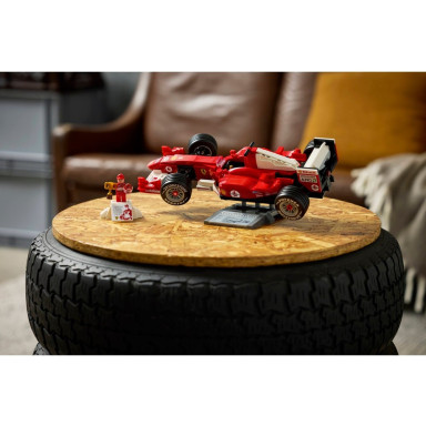 LEGO 11375 Icons Ferrari F2004 i Michael Schumacher – zdjęcie