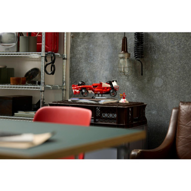 LEGO 11375 Icons Ferrari F2004 i Michael Schumacher – zdjęcie