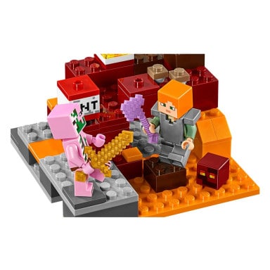 LEGO 21139 Minecraft Walka w Netherze – zdjęcie