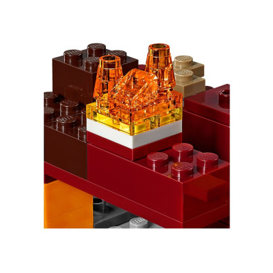 LEGO 21139 Minecraft Walka w Netherze – zdjęcie
