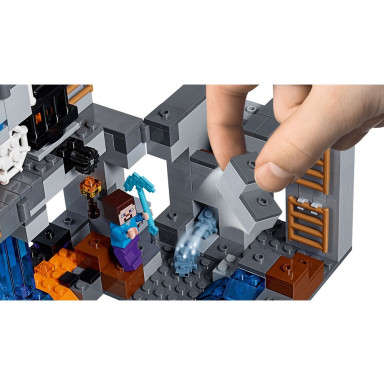 LEGO 21147 Minecraft Przygody na skale macierzystej – zdjęcie