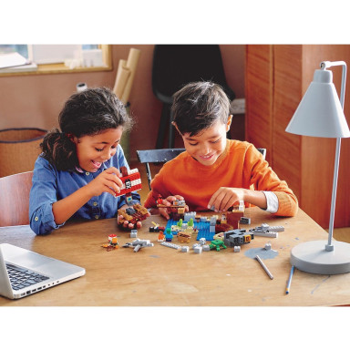 LEGO 21152 Minecraft Przygoda na statku pirackim – zdjęcie