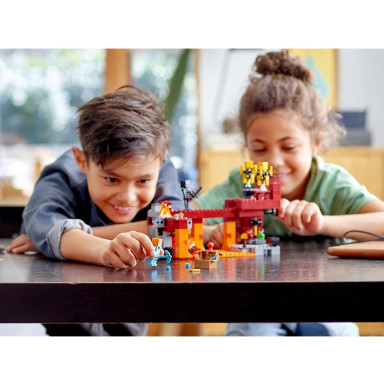 LEGO 21154 Minecraft Most Płomyków – zdjęcie