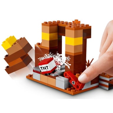 LEGO 21167 Minecraft Punkt handlowy – zdjęcie