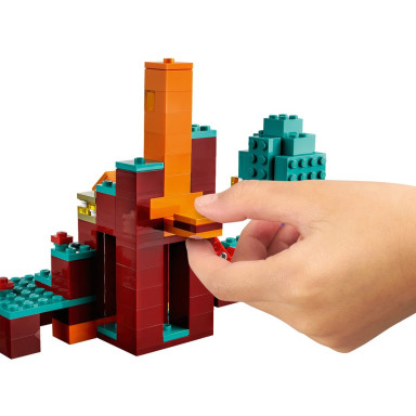 LEGO 21168 Minecraft Spaczony las – zdjęcie
