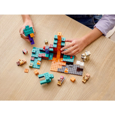 LEGO 21168 Minecraft Spaczony las – zdjęcie