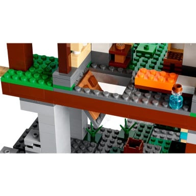 LEGO 21183 Minecraft Teren szkoleniowy – zdjęcie
