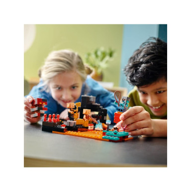 LEGO 21185 Minecraft Bastion w Netherze – zdjęcie