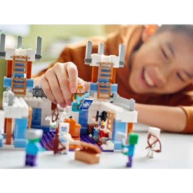 LEGO 21186 Minecraft Lodowy zamek – zdjęcie