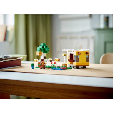 LEGO 21241 Minecraft Pszczeli ul – zdjęcie
