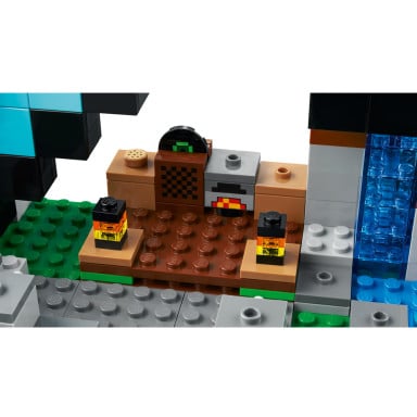 LEGO 21244 Minecraft Bastion miecza – zdjęcie