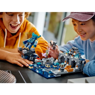 LEGO 21246 Minecraft Bitwa w mrocznej głębi – zdjęcie