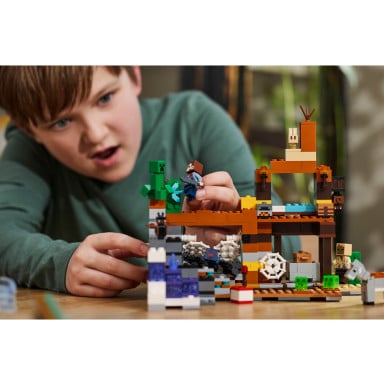 LEGO 21263 Minecraft Kopalnia w Badlandach – zdjęcie