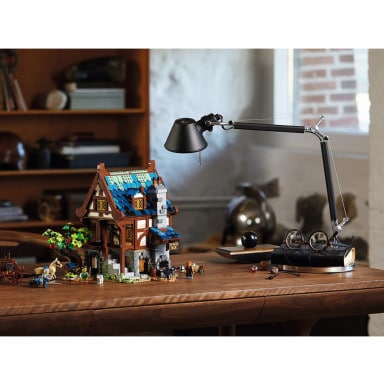 LEGO 21325 Ideas Średniowieczna kuźnia – zdjęcie