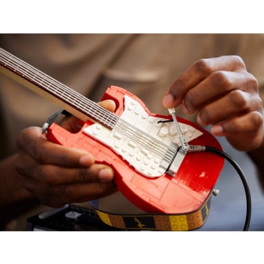 LEGO 21329 Ideas Ideas Fender Stratocaster – zdjęcie