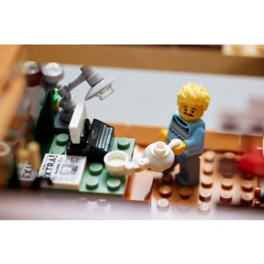LEGO 21338 Ideas Chatka w kształcie litery A – zdjęcie