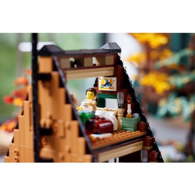 LEGO 21338 Ideas Chatka w kształcie litery A – zdjęcie