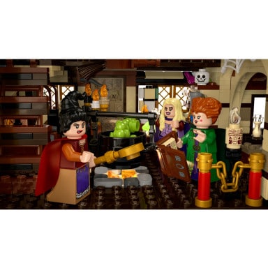 LEGO 21341 Ideas Disney Hokus Pokus: Chata sióstr Sanderson – zdjęcie