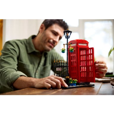 LEGO 21347 Ideas Czerwona londyńska budka telefoniczna – zdjęcie