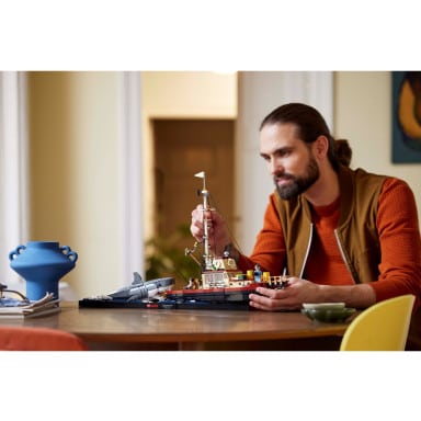 LEGO 21350 Ideas Szczęki – zdjęcie